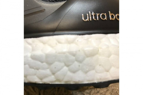 シューズ・バッグのスニーカー