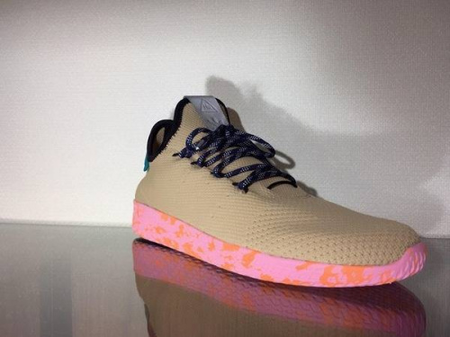 スニーカーのadidas