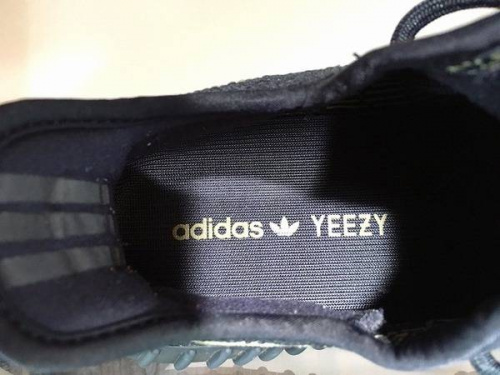 adidasのYEEZY BOOST