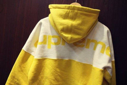 SUPREMEのシュプリーム