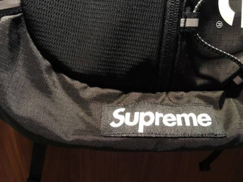 SUPREMEの厚木