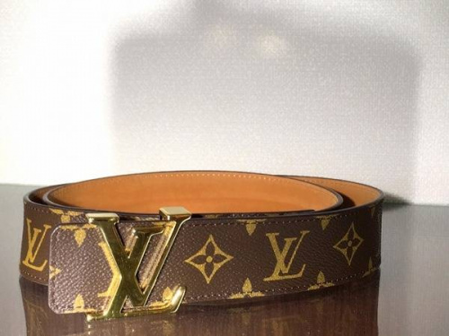 ベルトのLOUIS VUITTON