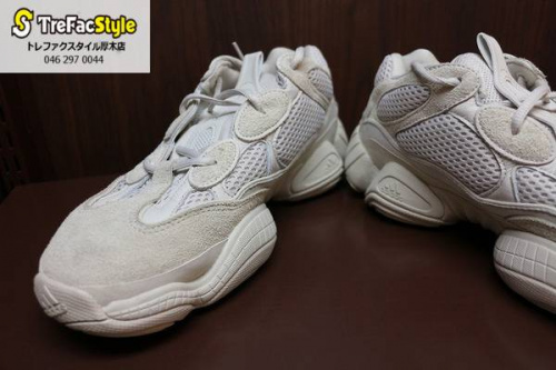 スニーカーの厚木