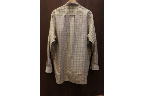 ノゾミイシグロのチェックシャツ