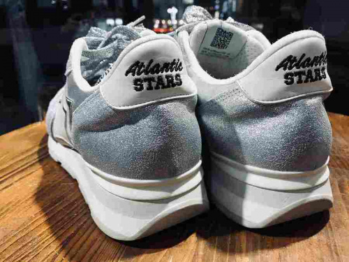 アトランティックスターズのスニーカー