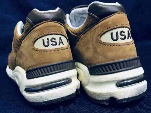 ニューバランスの厚木