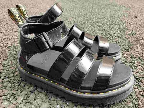 ト゛クターマーチンのサンダル