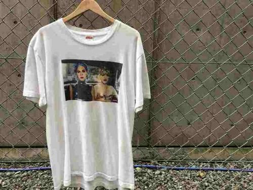 シュプリームのTシャツ
