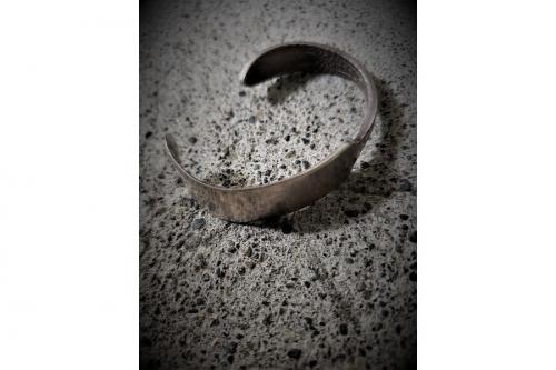 バングルの厚木