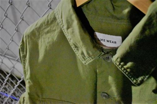 ヤエカライクウェアのシャツ