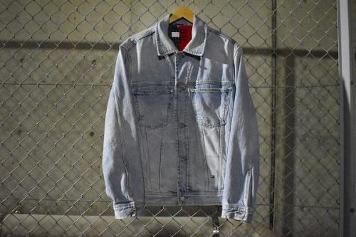 TOMMY JEANSのトミージーンズ