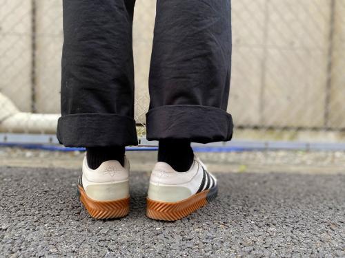 アディダスオリジナルスバイアレキサンダーワンのALEXANDER WANG