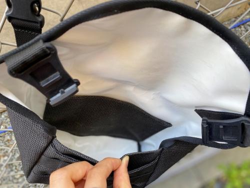 メッセンジャーバッグ