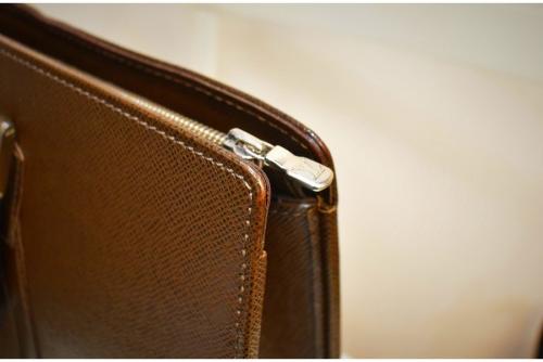 ブリーフケースのビジネスバッグ