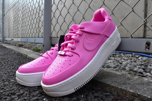 スニーカーのNIKE