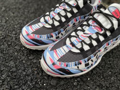 ナイキのAIR MAX 95