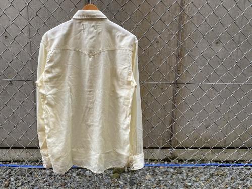 レミレリーフのウエスタンシャツ