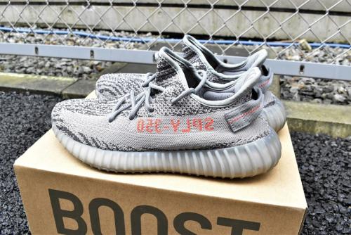 アディダスのYEEZY