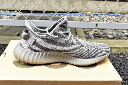 YEEZYのYEEZY BOOST 350 V2
