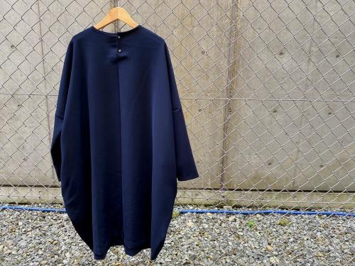 ミズイロインドのコクーンワンピース