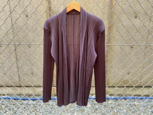 プリーツプリーズのISSEY MIYAKE