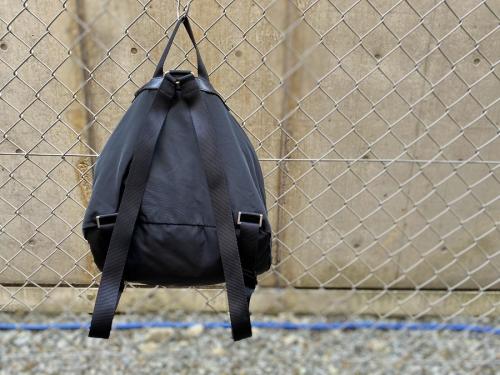 プラダのナイロンバッグ