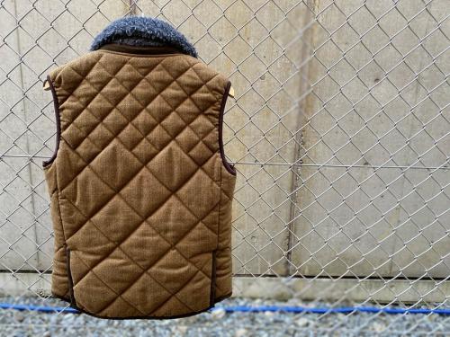 スロウガンのステンカラーコート