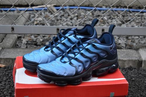 VAPOR MAXのスニーカー