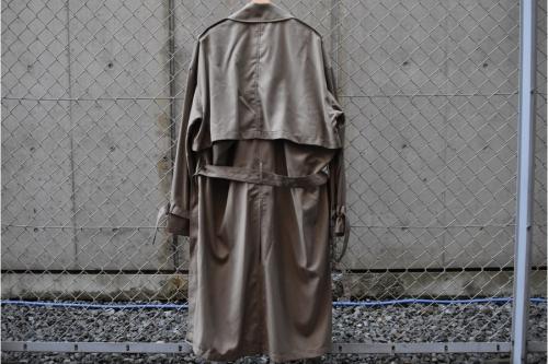 イロコイのトレンチコート