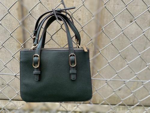 ケイトスペードのコニー トリプルガセット スモール サッチェル