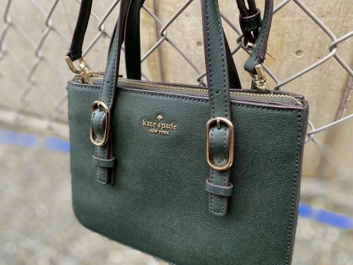 コニー トリプルガセット スモール サッチェルのブランドバッグ