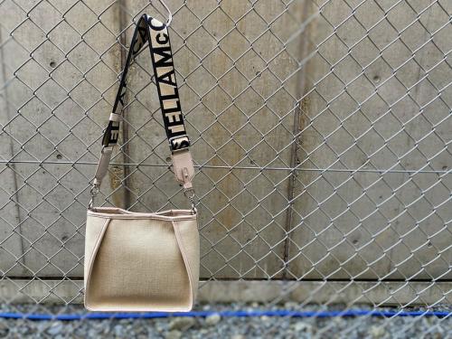 ステラ マッカートニーのLOGO MINI CROSSBODY