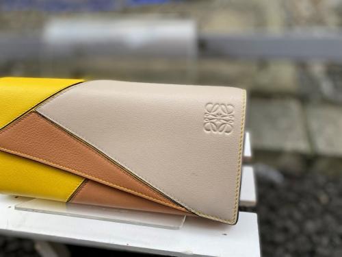 パズルコンチネンタルウォレットのブランドウォレット