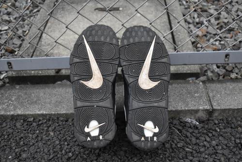 AIR MORE UP TEMPOのスニーカー