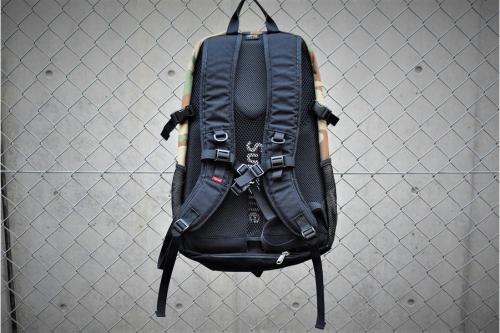 シュプリームのリュック