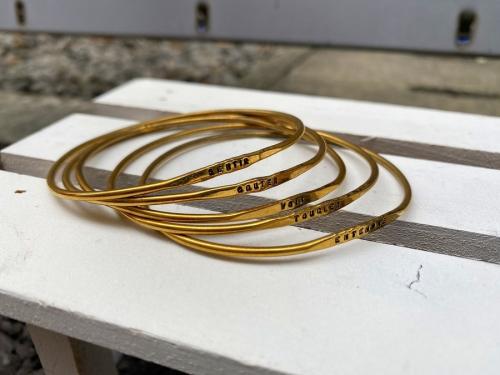 セルジュトラヴァルのバングル