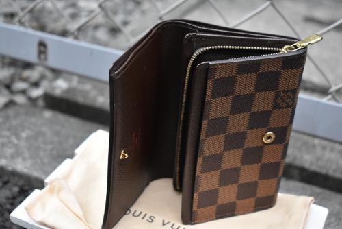 ダミエのブランドウォレット