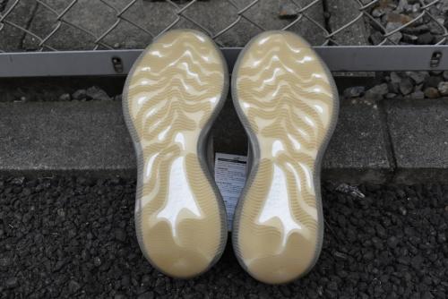 YEEZY BOOST 380のYEEZY