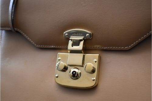 バッグのレディロック