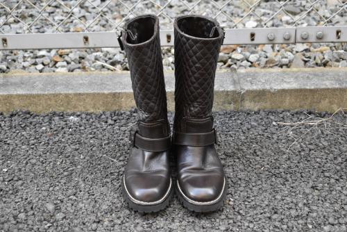 シャネルのエンジニアブーツ