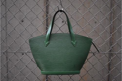 LOUIS VUITTON 　のルイ ヴィトン　