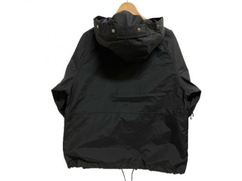 ユニフォームエクスペリメントの3レイヤーベンチレーションマウンテンジャケット