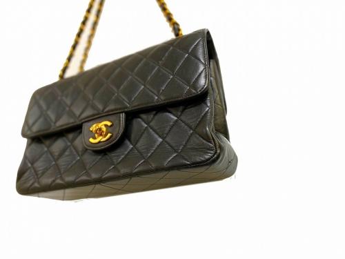 マトラッセのチェーンショルダーバッグ