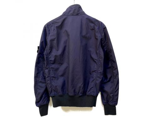 ストーンアイランドのオーバーダイナイロンジップアップブルゾン