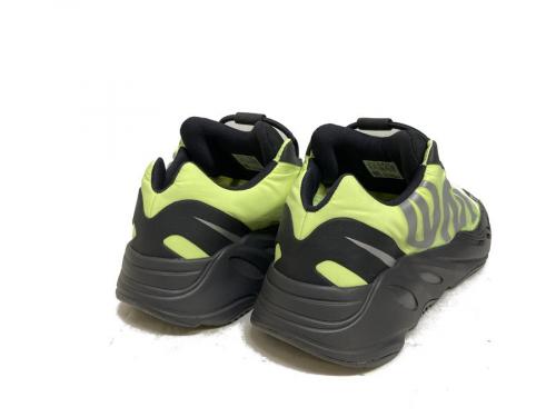 アディダスのYEEZY