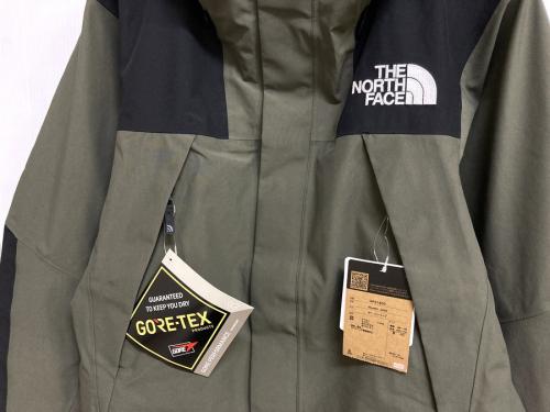 マウンテンジャケットのニュートープ