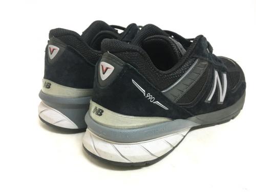 ニューバランスのNEW BALANCE 990 v5