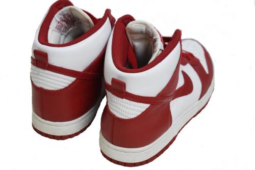 ナイキのDUNK HIGH