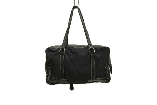 プラダのナイロントートバッグ