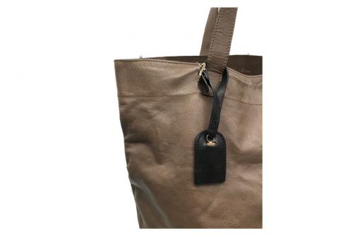 レザートートバッグのバック